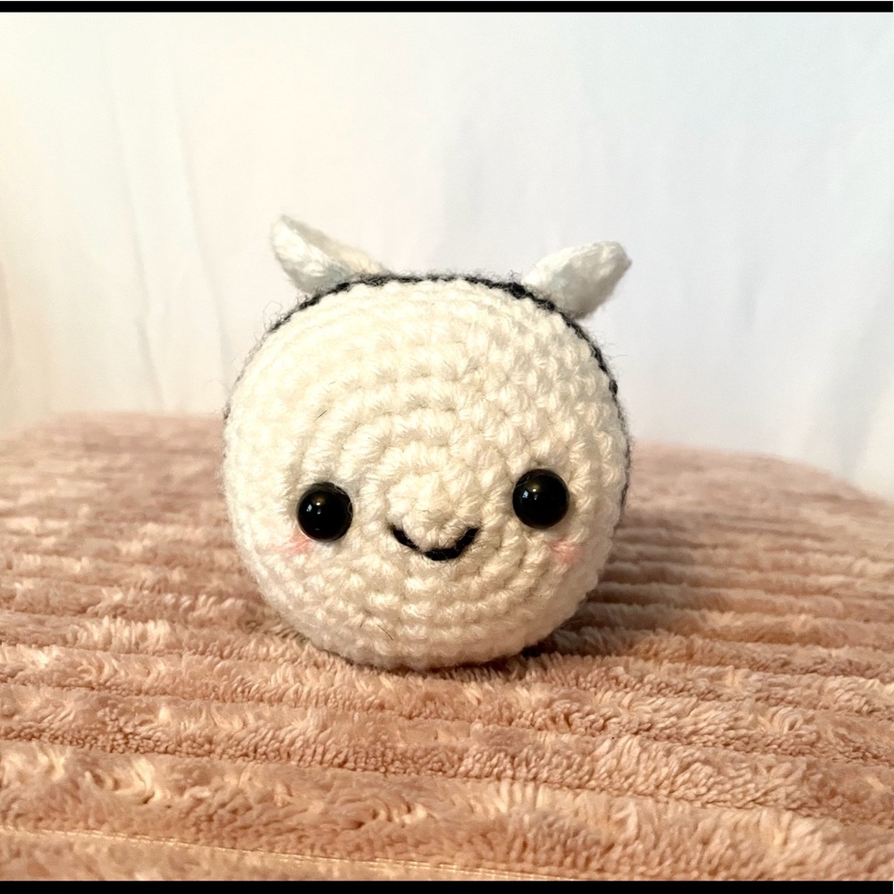 Crochet ghost bee